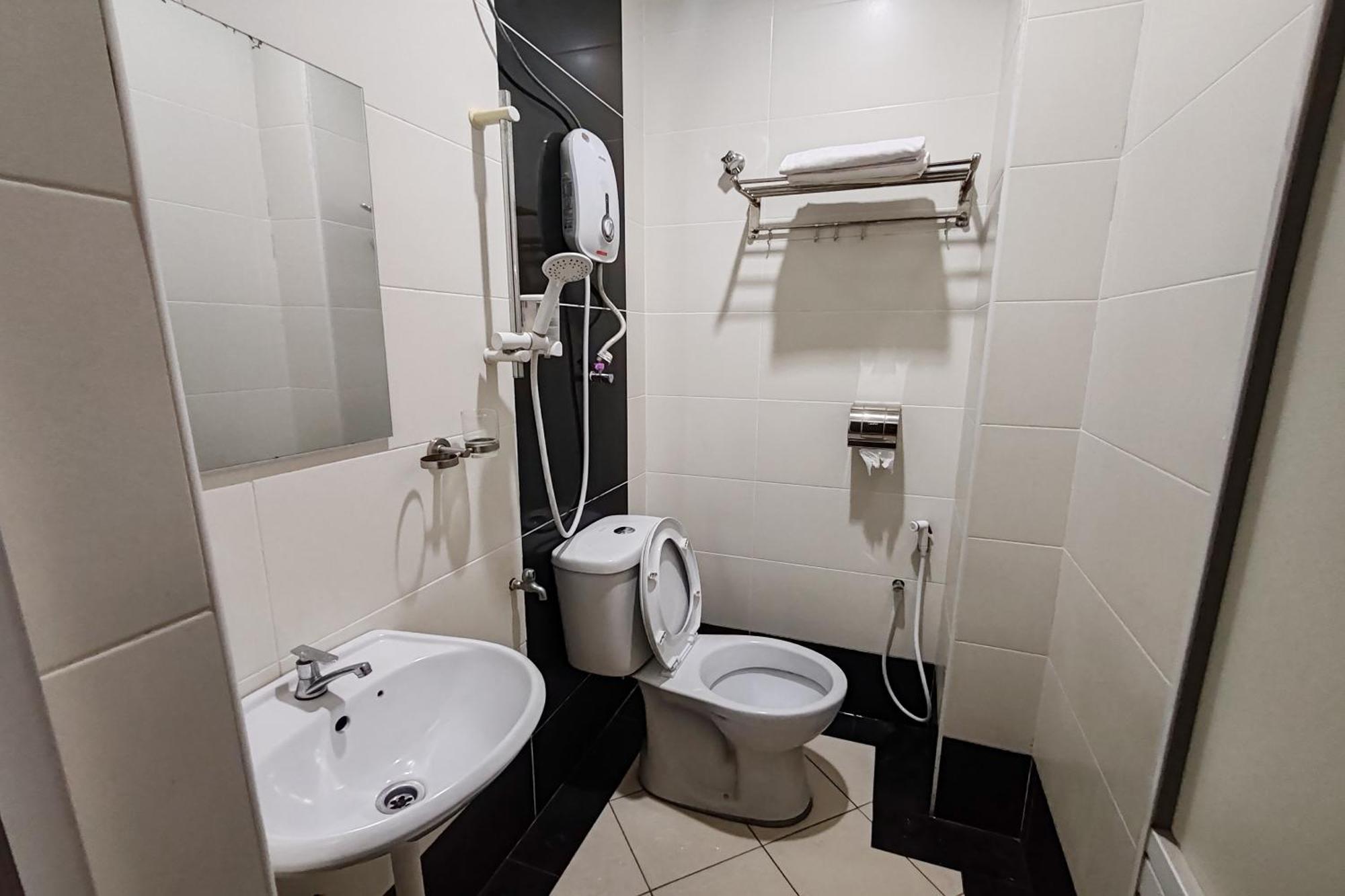 Hotel Sri Puchong Kültér fotó