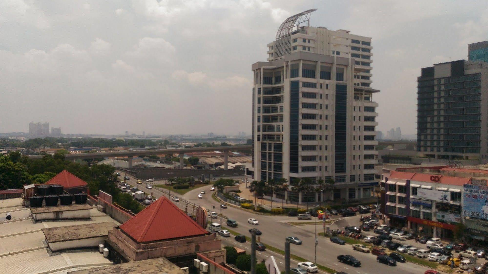 Hotel Sri Puchong Sdn Bhd Kültér fotó